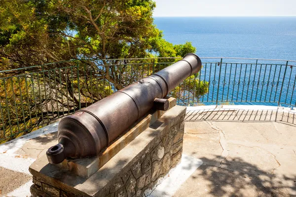 Antico cannone a Paleokastritsa, Corfù — Foto Stock