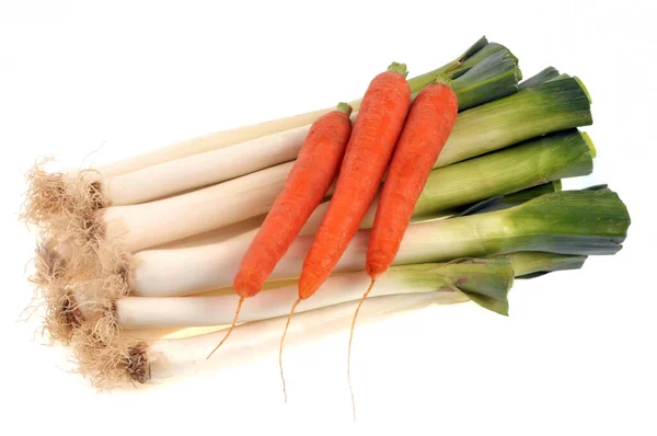 Raw Leeks Carrots Close White Background — Stock Photo, Image