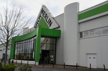 Leroy Merlin DIY mağazası Vannes, Brittany