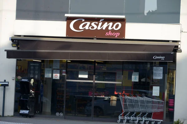 Fachada Loja Casino Shop Vannes Brittany — Fotografia de Stock