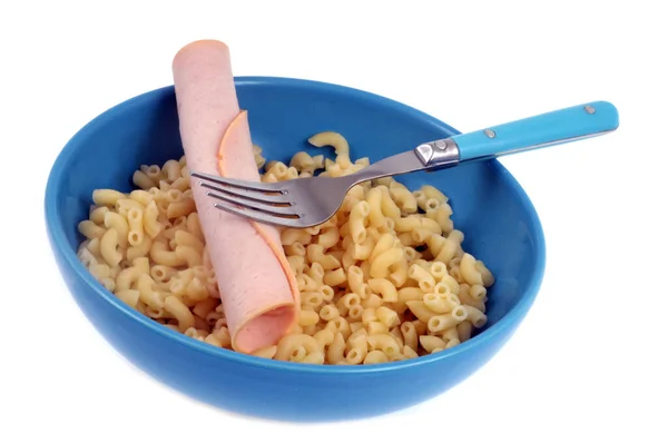 Pasta Plato Con Tenedor Una Rebanada Jamón Cerca Sobre Fondo — Foto de Stock