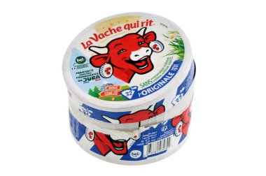 Beyaz arkaplanda La Vache Qui Rit kutusu açıldı