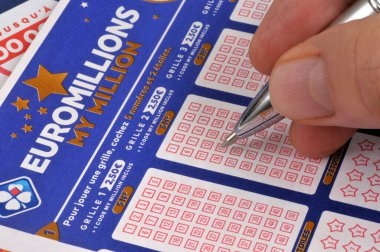 Francaise des Jeux 'un loto futbol şebekeleri parayla çevrili.