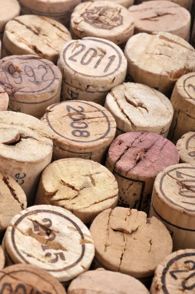 Corchos Botellas Vino Francés Diferentes Años Vistos Desde Arriba — Foto de Stock