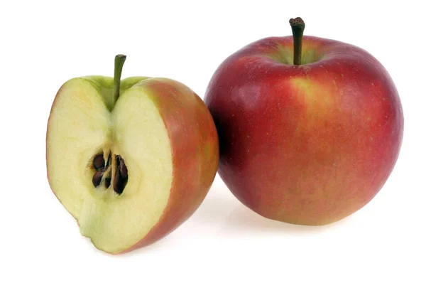 Voller Apfel Und Halber Apfel Nahaufnahme Auf Weißem Hintergrund — Stockfoto