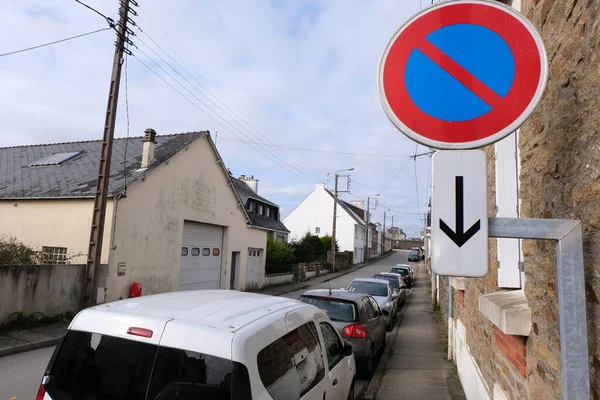 Auf Einer Straße Vannes Der Bretagne Geparkte Autos Mit Einem — Stockfoto