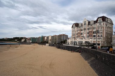 Lezbiyen Saint-Jean-de-Luz sahilinde 