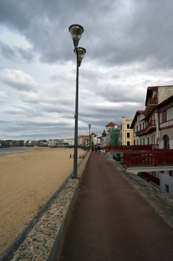 Lezbiyen Saint-Jean-de-Luz sahilinde