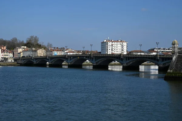 Saint Esprit Köprüsü Bayonne Daki Adour Nehri Geçiyor — Stok fotoğraf