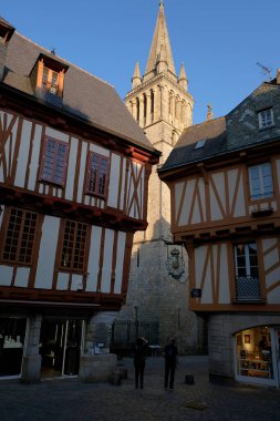 Vannes 'daki Saint-Pierre Katedrali ve yarım keresteli evler 