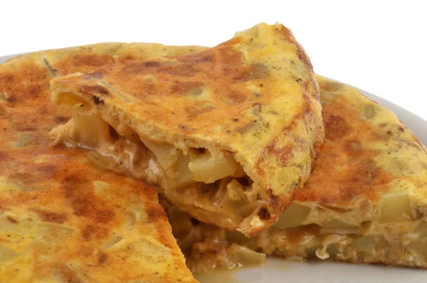 Tortilla Española Plato Con Una Rebanada Cortada Cerca —  Fotos de Stock