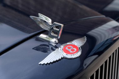 Bentley amblemi. Yakın plan. 