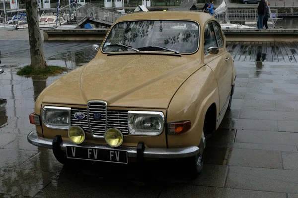 Saab Een Tentoonstelling Van Oude Auto Vannes — Stockfoto