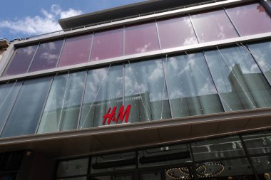 Vannes şehrinde H & M marka mağazası 