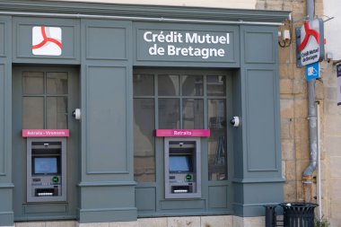 Brittany 'deki Societe Generale de Vannes' in banka acentesinden kredi Mutuel de Bretagne 