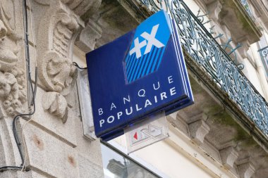 Banque Populaire ajansının yakın çekim işareti 