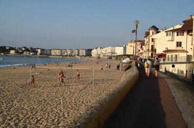 Saint-Jean-de-Luz 'un Büyük Efsanesi ve yazın Jacques Thibaud gezintisi