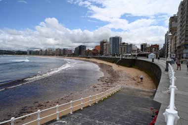 San Lorenzo plajı ve San Lorenzo geçidi. 