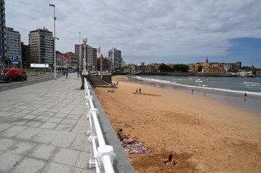 San Lorenzo plajı ve San Lorenzo geçidi. 