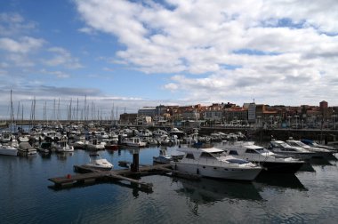 İspanya 'nın Gijon şehrinden Marina.