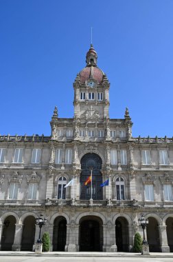 Maria Pita Meydanı 'ndaki bir Coruna Belediye Binası
