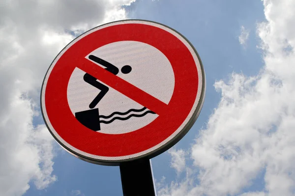 Warning Sign Prohibiting Diving Swimming —  Fotos de Stock