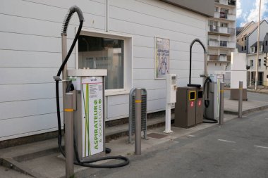 Total Wash istasyonundan elektrikli süpürge.