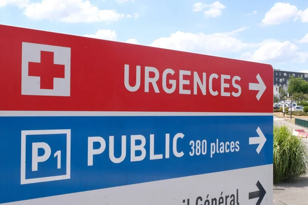 French Sign Indicating Emergencies Public Parking — ストック写真