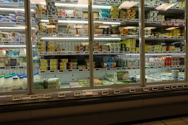 Yoghurts Dairy Products Refrigerated Section Supermarket — Zdjęcie stockowe