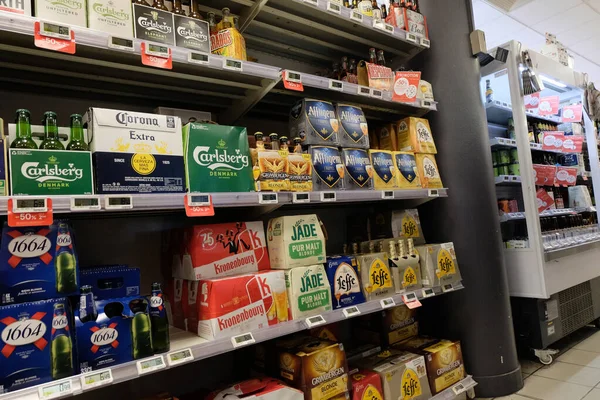 Packs Beer Supermarket Shelf — Zdjęcie stockowe