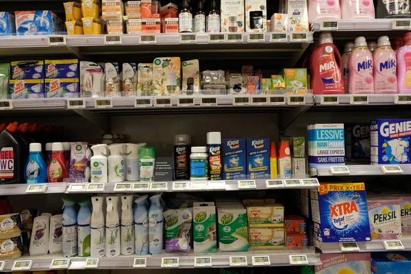 Cleaning Products Supermarket Shelf — Zdjęcie stockowe