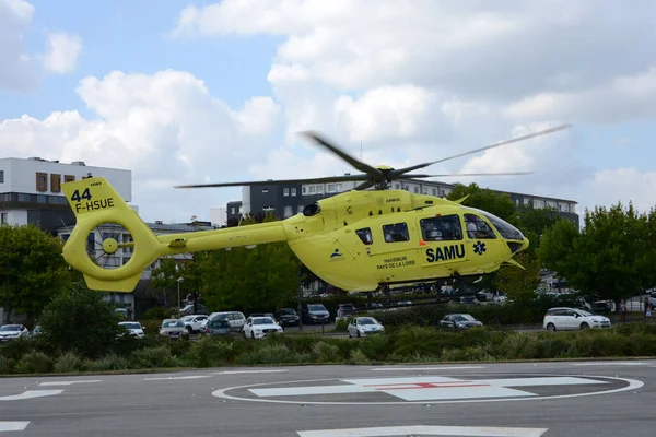 Samu Des Pays Loire Helicopter Taking Heliport Bretagne Atlantique Hospital — Stock fotografie