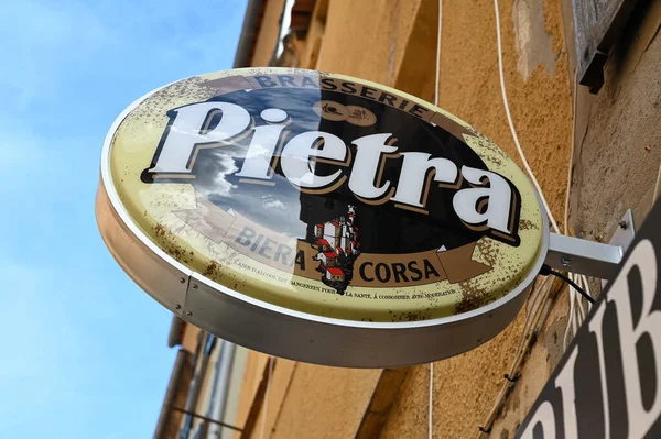 Пивной Знак Pietra Corsican Крупным Планом — стоковое фото