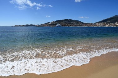 Ajaccio 'nun genel manzaralı Aspretto plajı 