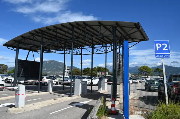 Toegang Tot Parkeerplaats Luchthaven Ajaccio Napoleon Bonaparte Corsica — Stockfoto