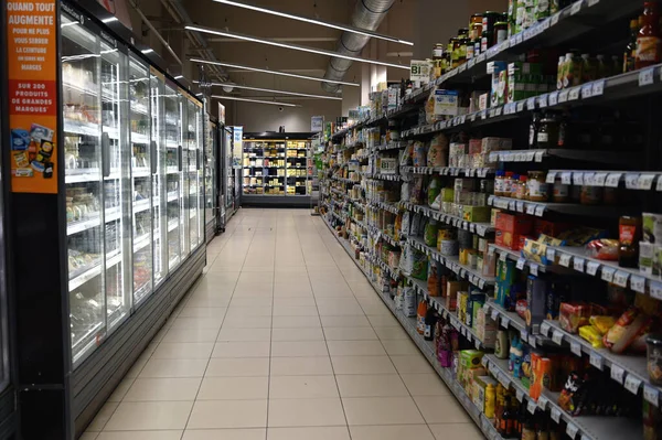 Prateleiras Supermercado Sem Clientes — Fotografia de Stock