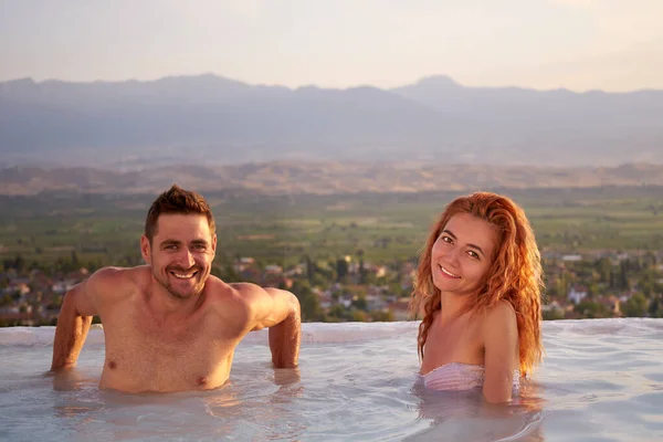 Loving Couple Swimming Pool Pamukkale Valentines Day Concept Lovers Sunset — стоковое фото