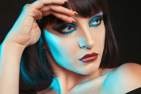 Close up portrait of young brunette — Stock Photo, Image