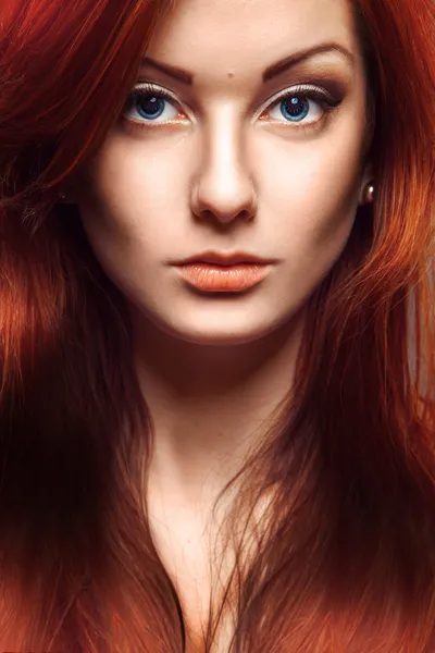 Red hair woman with big blue eyes — Stock Photo, Image