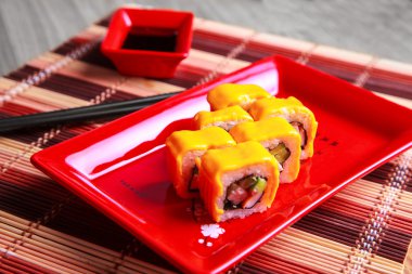 geleneksel Japon rulo peynir ile