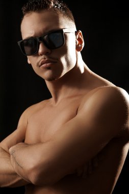 Studio kas hoş bir adam portresi