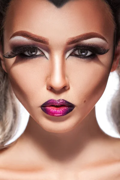 Glamour portrait of sexual female with make up and healthy skin — Stock Photo, Image