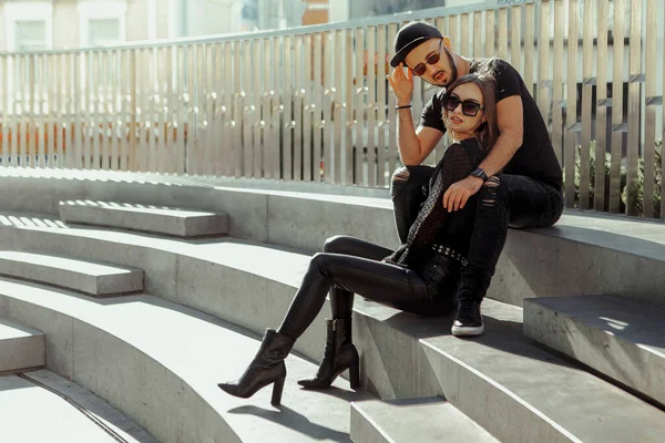 Glamour Couple Sits Stairs Street Hugs — Stock Photo, Image