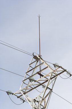 hoogspanning toren met lightning rod