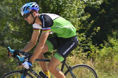 Mavrovo, Makedonya, Eylül 08 2020. Deneysel bisiklet yarışı profesyonel ve amatör bisikletçiler için Mavrovo 'nun dağlık arazisinde gerçekleşti..