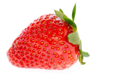 taze çilek beyaz zemin üzerine yerleştirildi