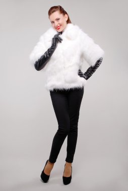 Kürklü güzel kadın.