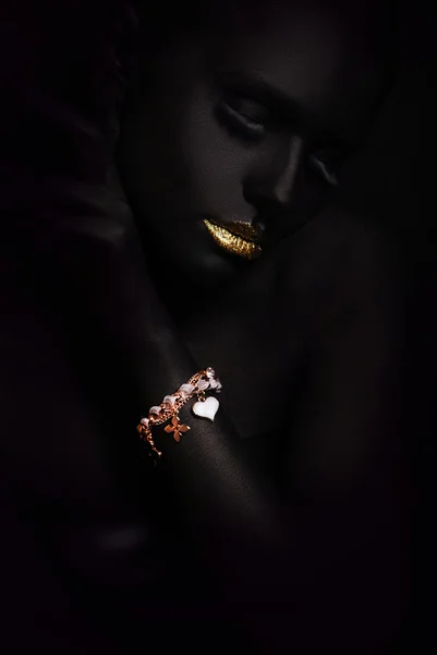 Siyah makyajlı moda kadını portresi — Stok fotoğraf