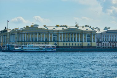 Saint-Petersburg, Rusya - Haziran 07, 2021: Bolshaya Neva Embankment