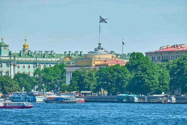 Saint Petersburg Russia Jun 2021 Bolshaya Neva Embankment Admiralty — Stock Photo, Image